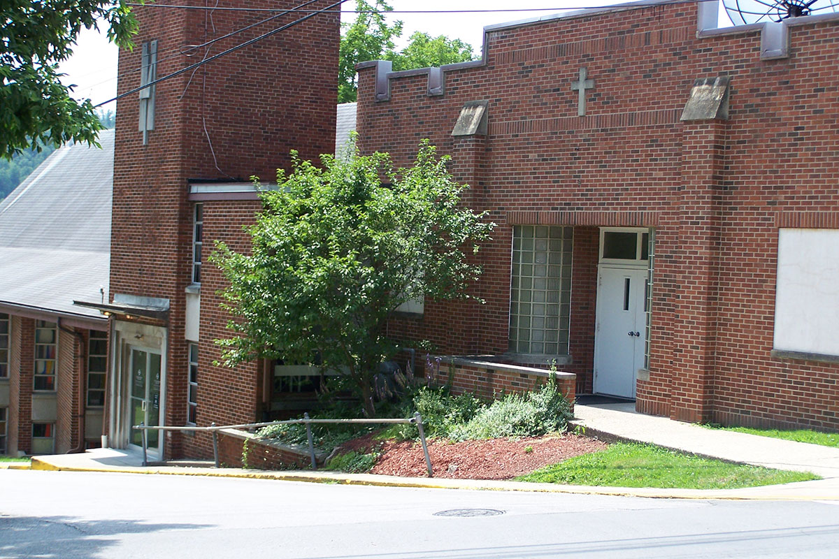 Exterior of UK St. Claire Home Health Services Building